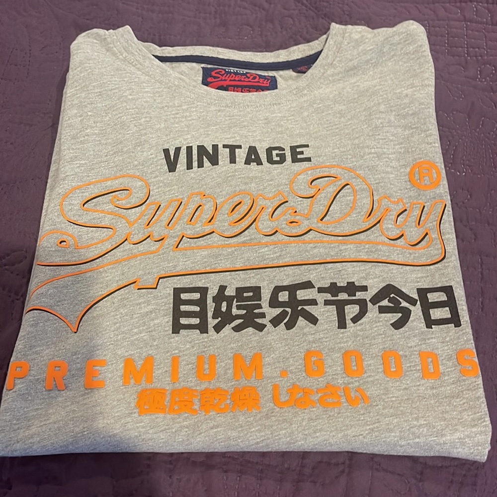 SuperDry tshirt new without tag
